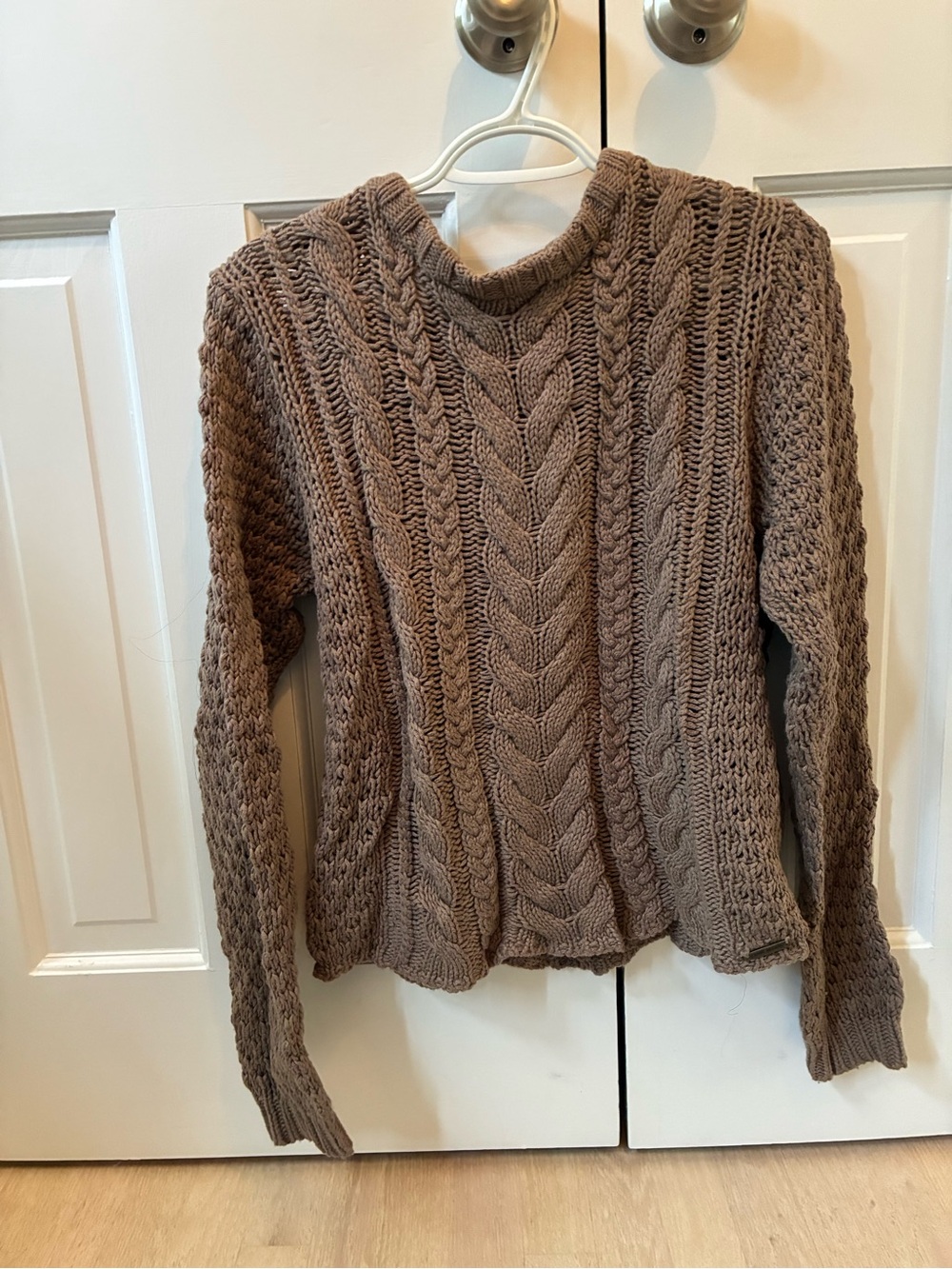 Cozy cotton Cable Knit Sweater - Taupe
